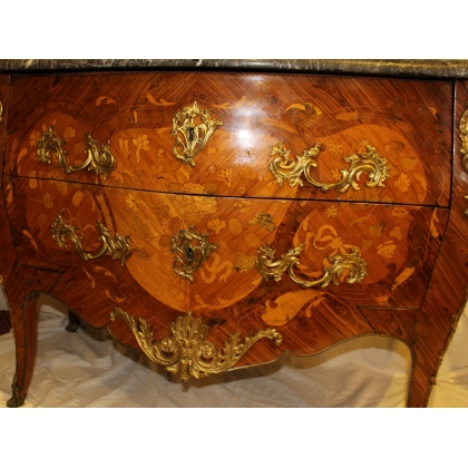  Commode Louis XV galbée à 2 tiroirs sur  Moinat SA  - Antiquités décoration