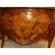 Commode Louis XV galbée à 2 tiroirs