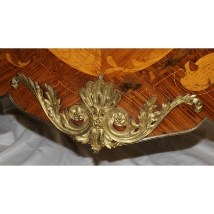  Commode Louis XV galbée à 2 tiroirs sur  Moinat SA  - Antiquités décoration