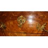  Commode Louis XV galbée à 2 tiroirs sur  Moinat SA  - Antiquités décoration