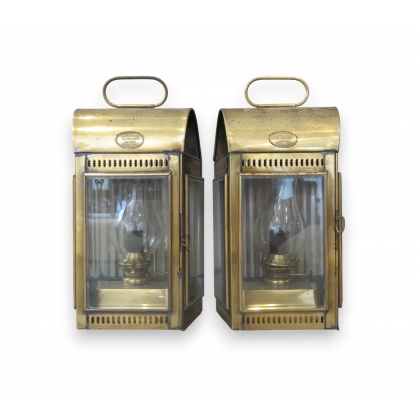 A pair of DAVEY & Co fireboat lanterns at Moinat SA – Antiques and home décor