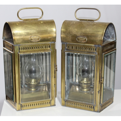  Paire de lanternes de bateau de pompier DAVEY & Co sur  Moinat SA  - Antiquités décoration