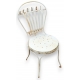 Chaise de jardin en fer forgé blanc