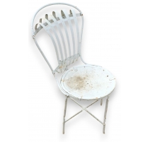 Chaise de jardin en fer forgé blanc