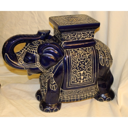 Paire d\'éléphants en céramique vernissée bleu
