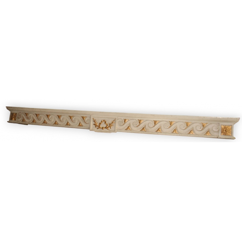 Louis XVI-style valance at  Moinat SA  - Antiques and home décor