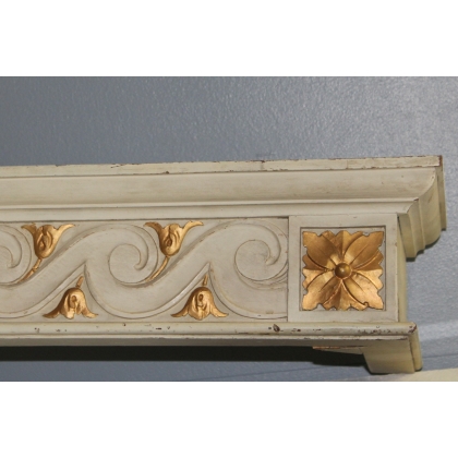 Louis XVI-style valance at  Moinat SA  - Antiques and home décor