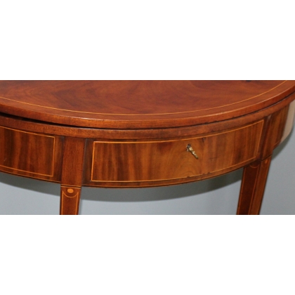  Table portefeuille demi-lune anglaise en acajou sur  Moinat SA  - Antiquités décoration