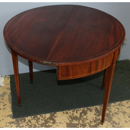  Table portefeuille demi-lune anglaise en acajou sur  Moinat SA  - Antiquités décoration