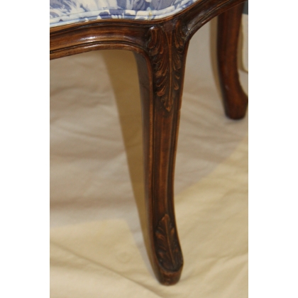 Tabouret rond style Louis XV recouvert de tissus