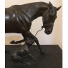 Sculpture \"Cheval retenu par un bouledogue\"