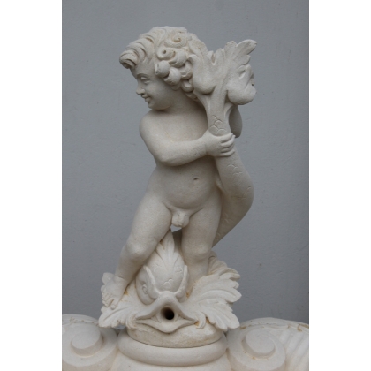 Fontaine Putto en pierre taillée de Vicenza sur  Moinat SA  - Antiquités décoration