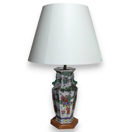  Paire de vases hexagonaux famille verte, lampes sur  Moinat SA  - Antiquités décoration