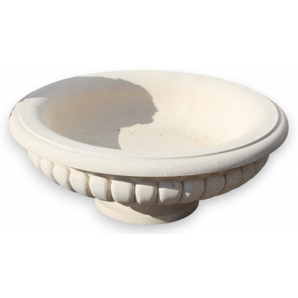 Round fountain in carved Vicenza stone from  Moinat SA  - Antiques and home décor