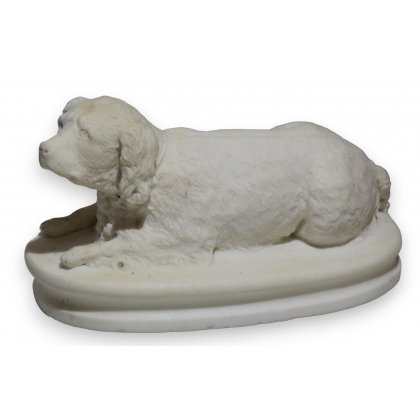 Sculptre en marbre blanc \"Chien\"