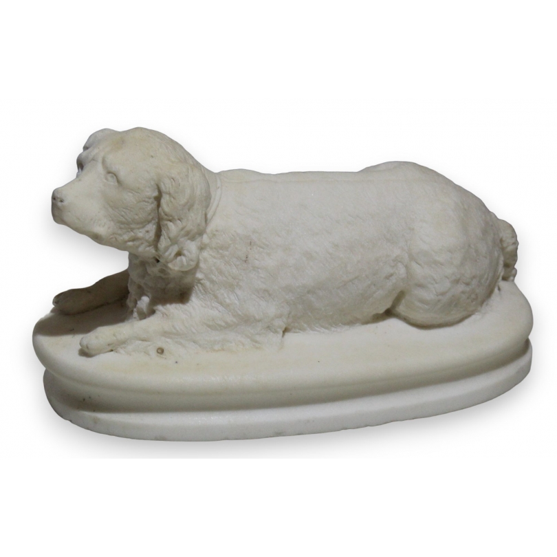 Sculptre en marbre blanc \"Chien\"