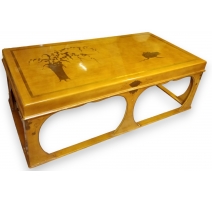 Table basse chinoise en laque jaune