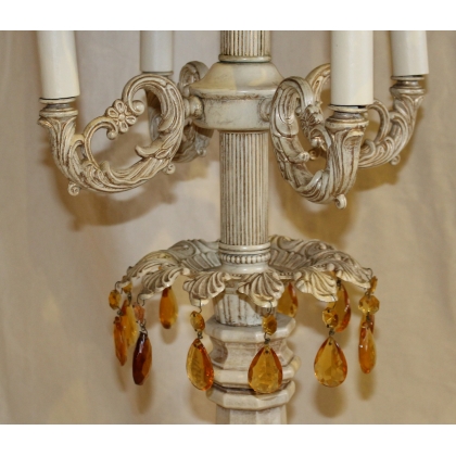 Majestueuse paire de lampes en fer peint