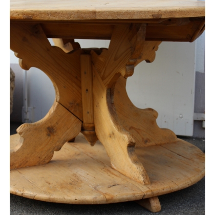 Table ronde rustique en sapin
