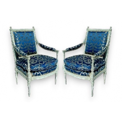 Paire de fauteuils Louis XVI laqués blanc