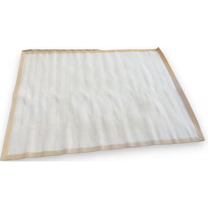 Raffia rug, with a beige border
