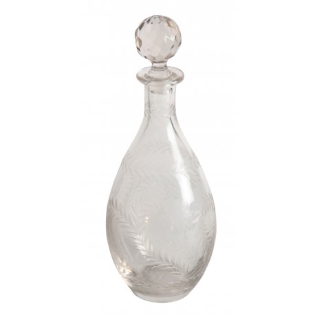 Round carafe with an engraved leaf design, with a stopper