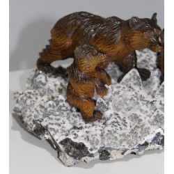 Sculpture \"Ours\"