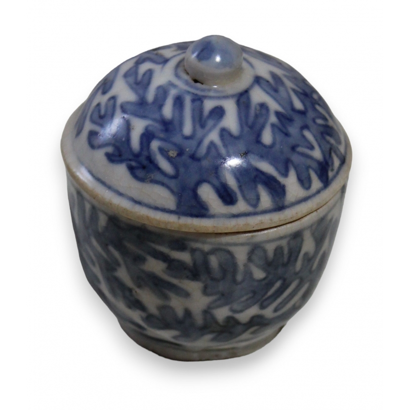 Boite ronde en porcelaine décor corail