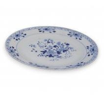 Assiette en porcelaine décor fleurs bleues