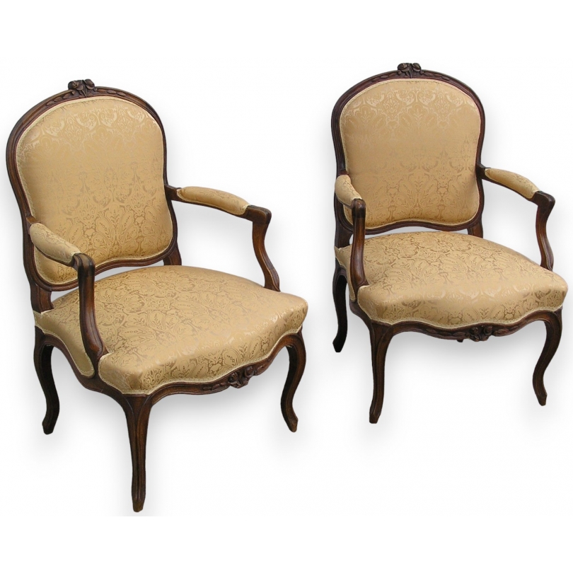 Paire de fauteuils Louis XV à dossier plat