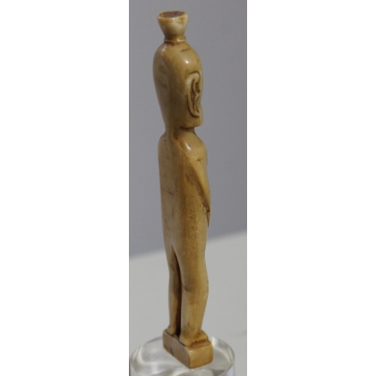 Petite statue en ivoire dans le gout Moai Vie