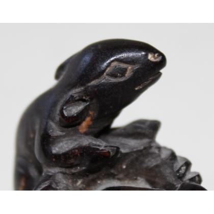 Netsuke en ébène deux rats dans un panier