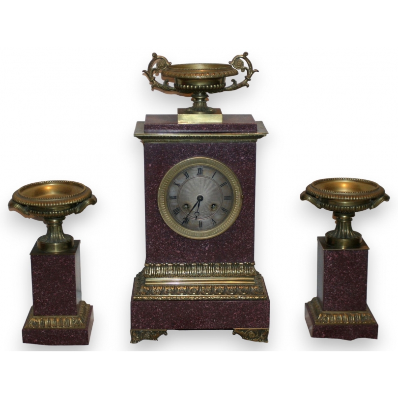  Garniture de cheminée Empire plaquée de porphyre sur  Moinat SA  - Antiquités décoration