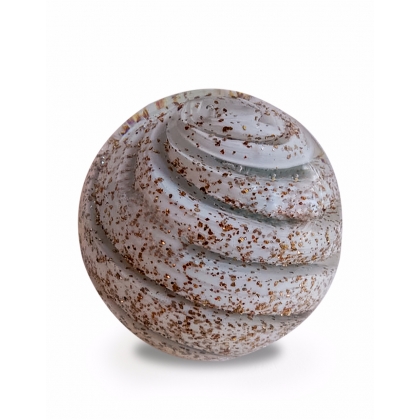Boule décorée d\'un tourbillon blanc et or