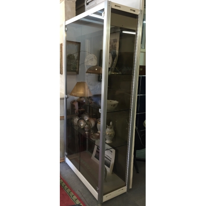 Vitrine en aluminium vitrée sur 4 faces