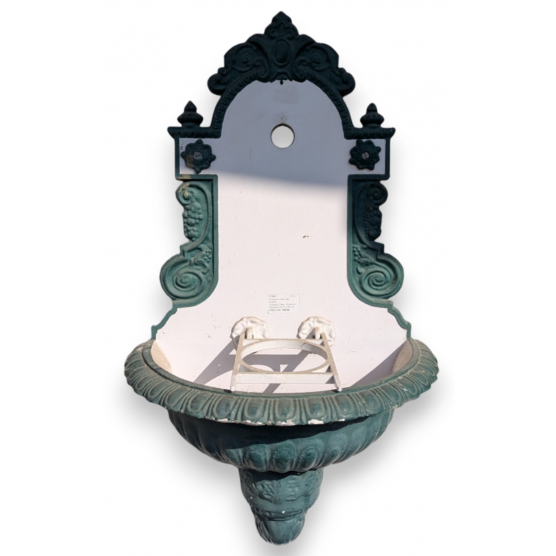 Enamelled cast aluminium fountain