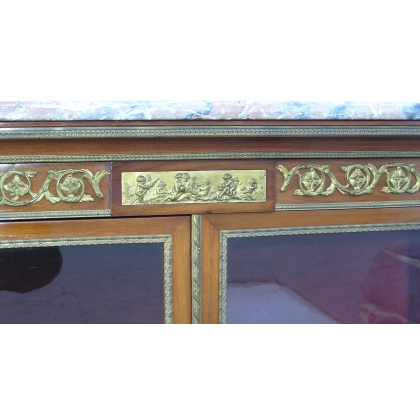  Vitrine Transition marquetée garnies de bronzes sur  Moinat SA  - Antiquités décoration