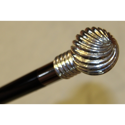 Canne avec pommeau boule striée argenté