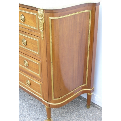  Commode Louis XVI à 4 tiroirs, dessus marbre blanc sur  Moinat SA  - Antiquités décoration