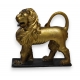 Lion italien en bois sculpté doré