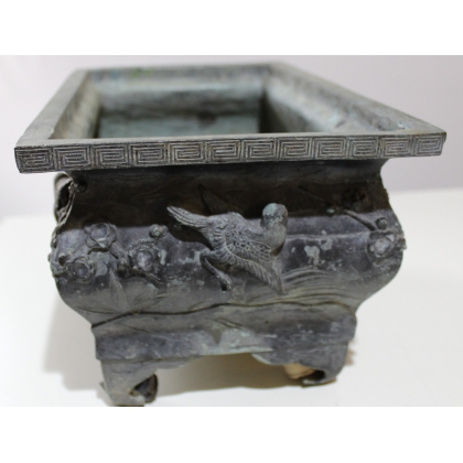 Jardinière chinoise en bronze ornée d'oiseaux