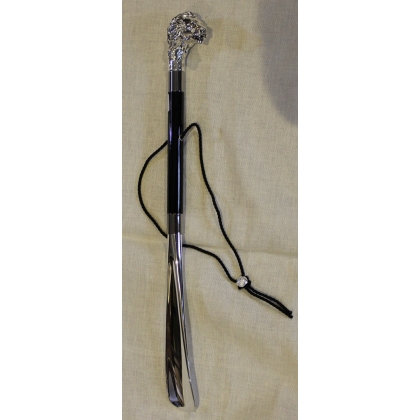 Silver-coloured ‘Lion’ shoehorn at Moinat SA – Antiques and home décor
