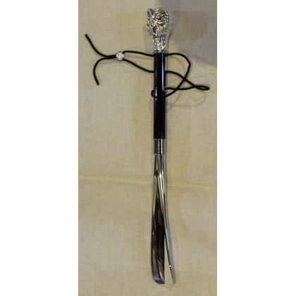 Silver-coloured ‘Owl’s Head’ shoehorn