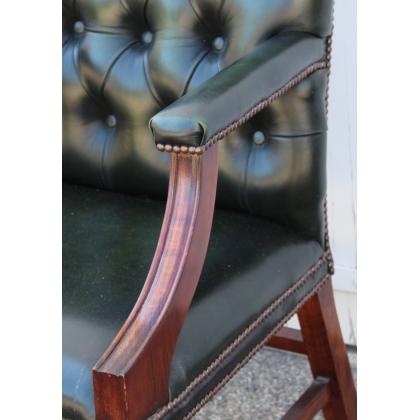 Fauteuil en acajou et cuir vert