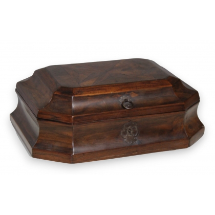 Rectangular box with bevelled edges