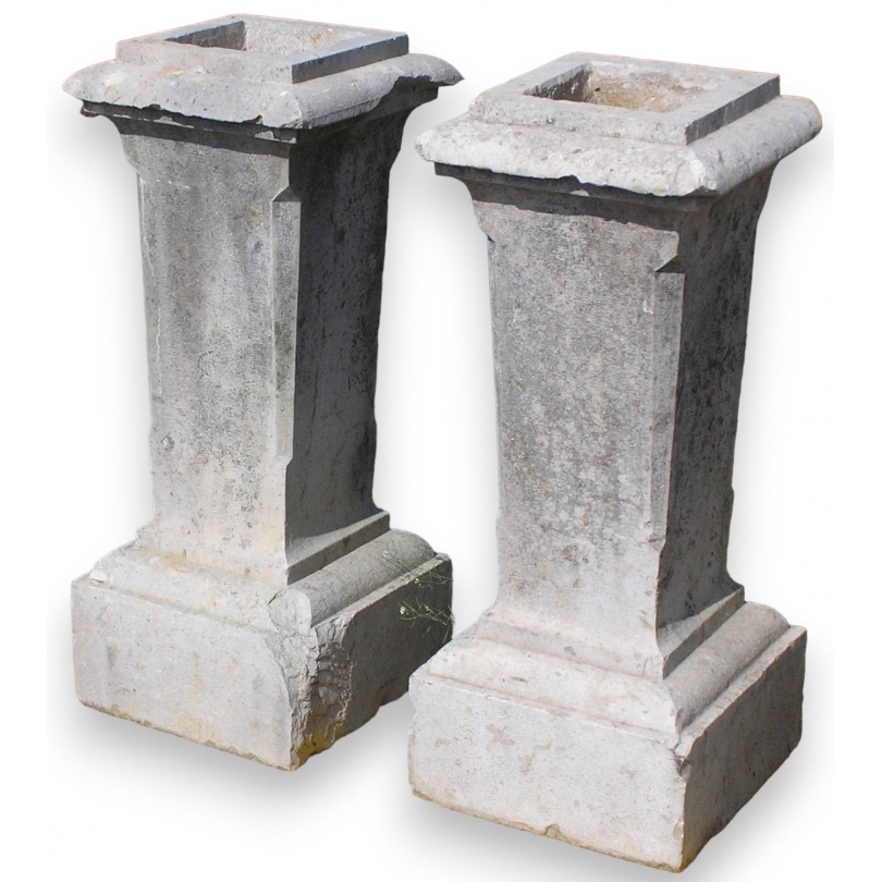 Pair of columns, white stone.