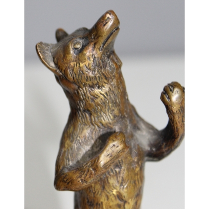Renard debout en bronze sur socle en bois