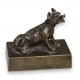 Loup assis en bronze