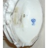 A pair of white porcelain figurines. On  Moinat SA  - Antiques and home décor