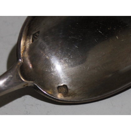 Cuillère à médicament en argent par PUIFORCAT